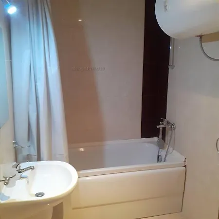 Bright And Cozy 3 Bedroom In Sunny Lejlighed